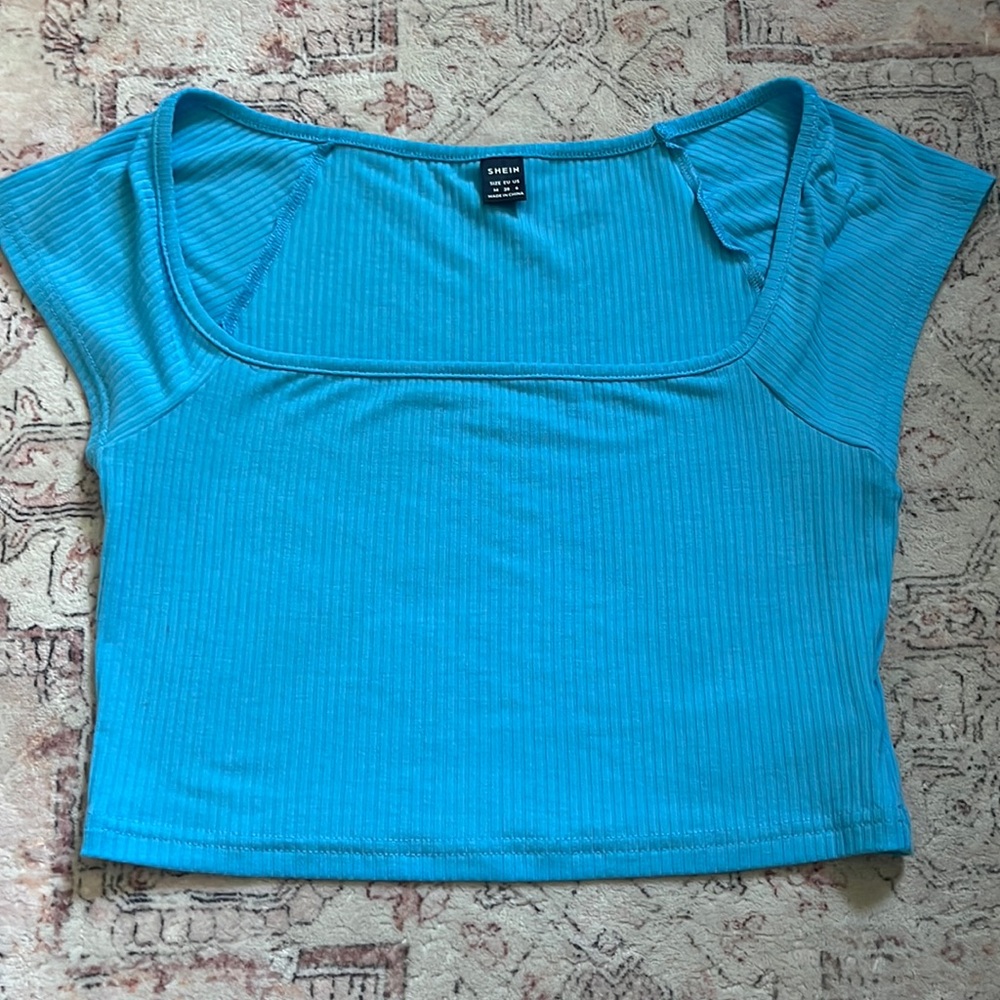 Cropped Open Neck shirt